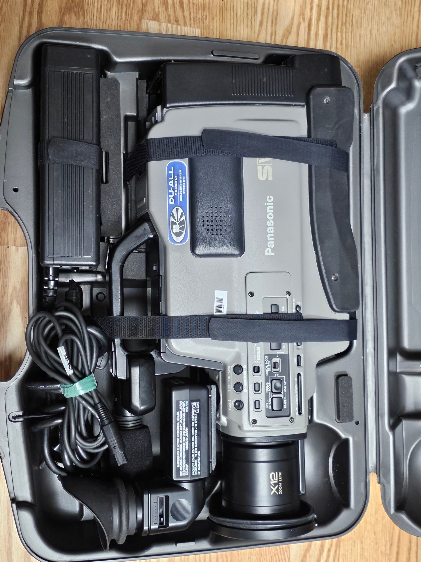 Panasonic AG-455P Reporter S-VHS Analog Camcorder S# K3HB00822