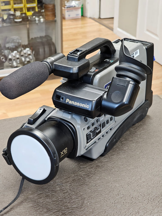 Panasonic AG-455P Reporter S-VHS Analog Camcorder S# B3HB00919 with Bebob Anton Bauer Battery Modification