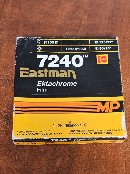 KODAK 7240 Ektachrome 16mm 200' Color Negative Film ( Expired Stock )