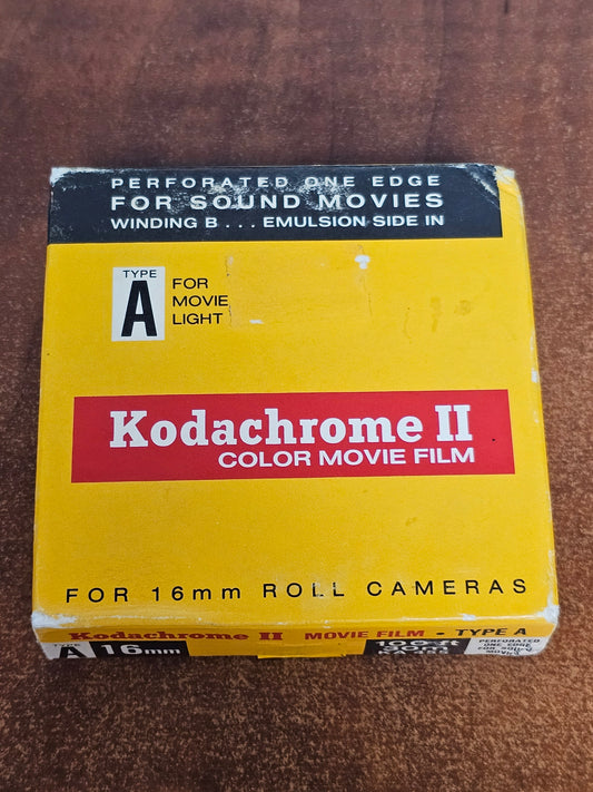 KODAK 16mm 100' Kodachrome II Color Film ( Expired Stock )