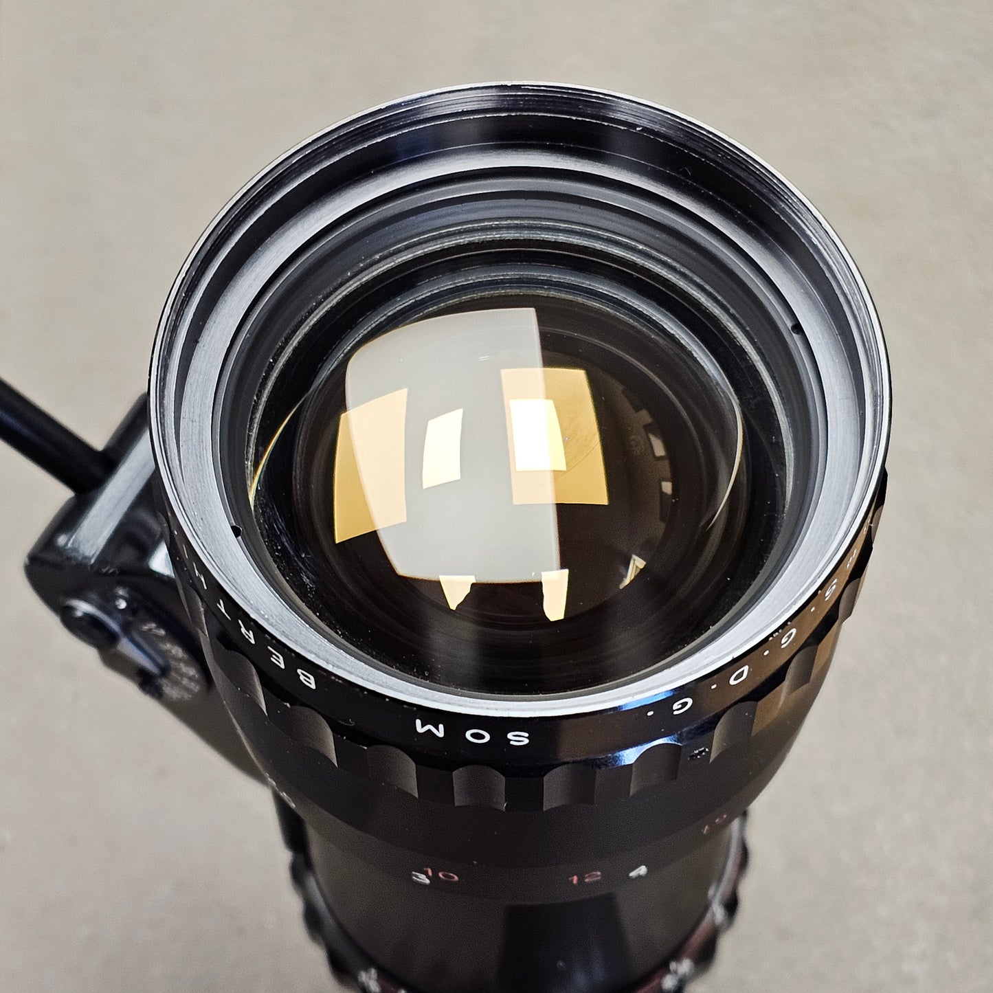 Som Berthiot Pan Cinor 17-85mm T2.66 C-Mount Zoom lens with Dogleg Viewfinder S# CC 7369