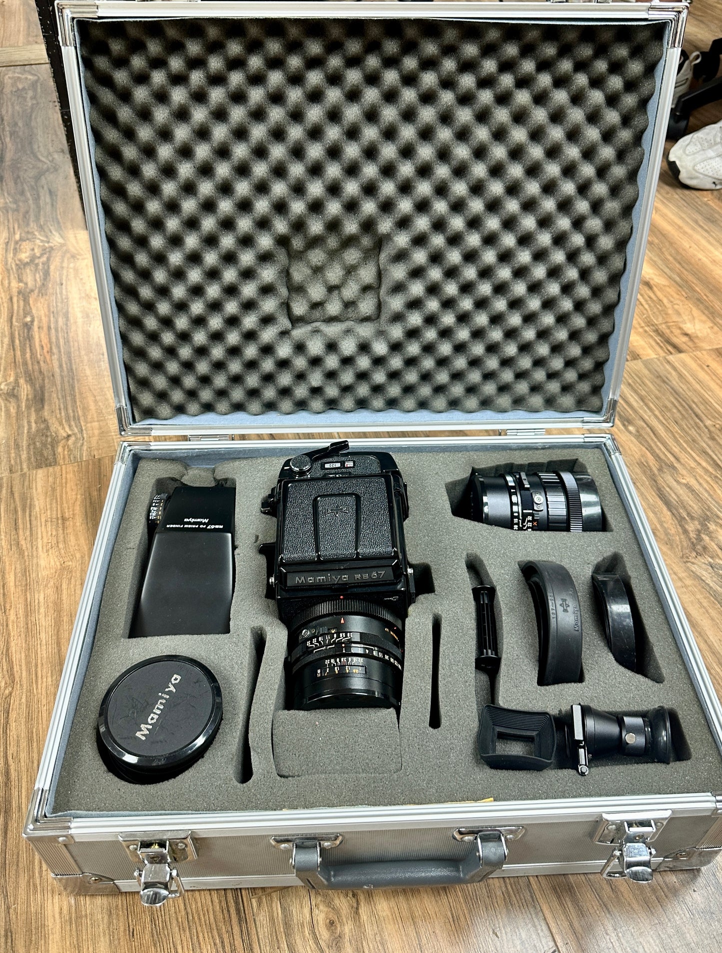 MAMIYA RB67 Pro S Medium Format Camera Package with Lenses