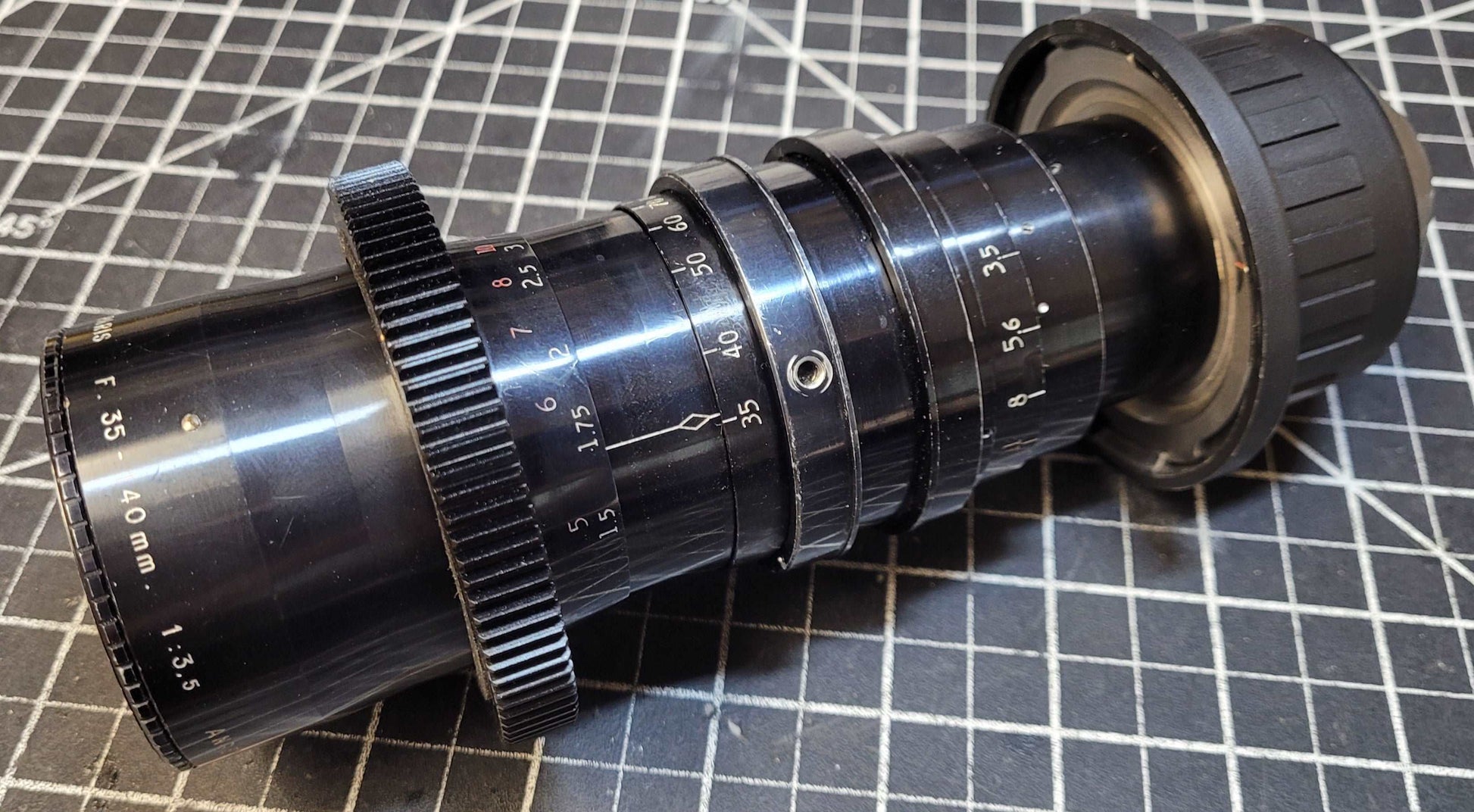 Angenieux 35-140mm T4.4 PL Mount Zoom Lens Type LA2