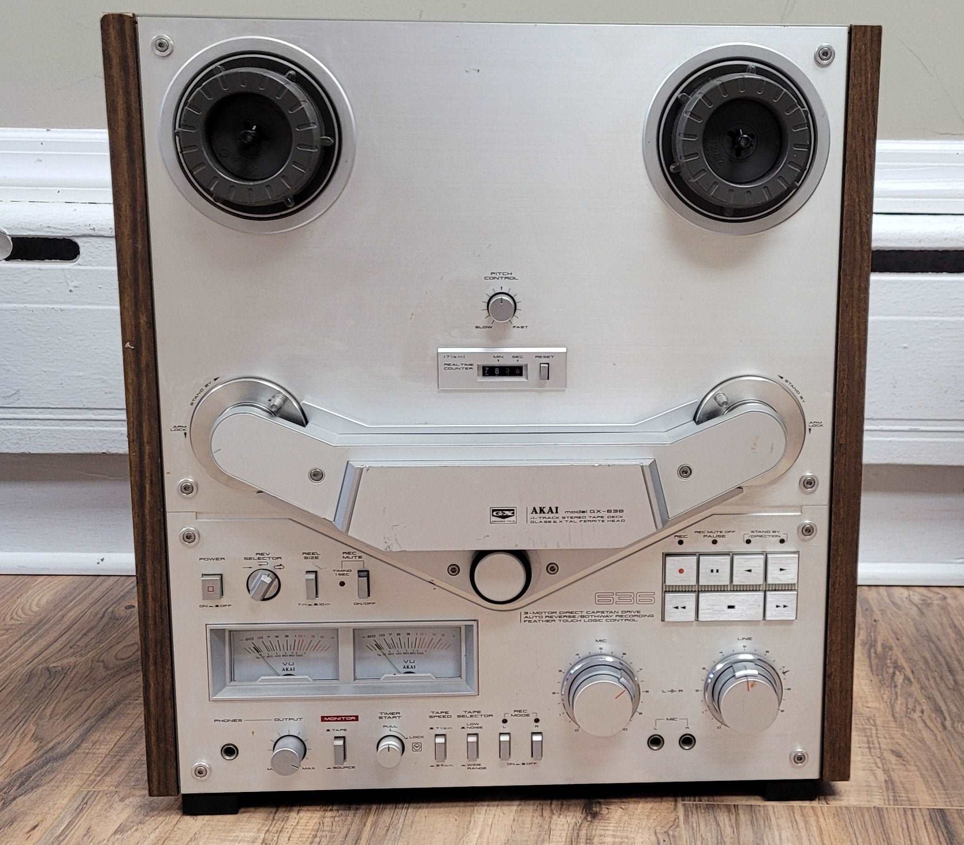 Akai Model GX-636 1 Track Stereo Tape Reel to reel Deck