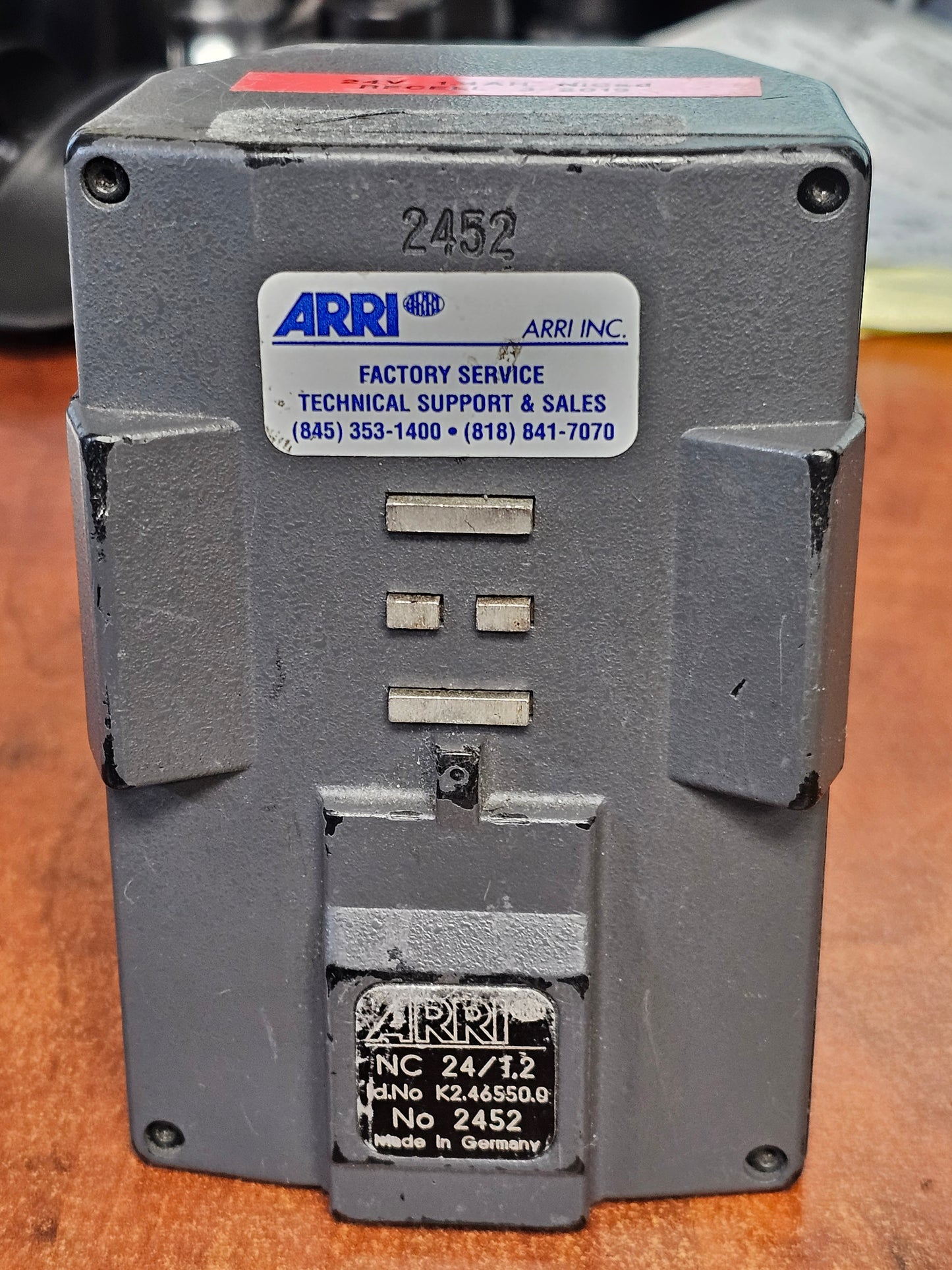 Arri SR3 NC 24/1.2 Onboard battery S# 2452