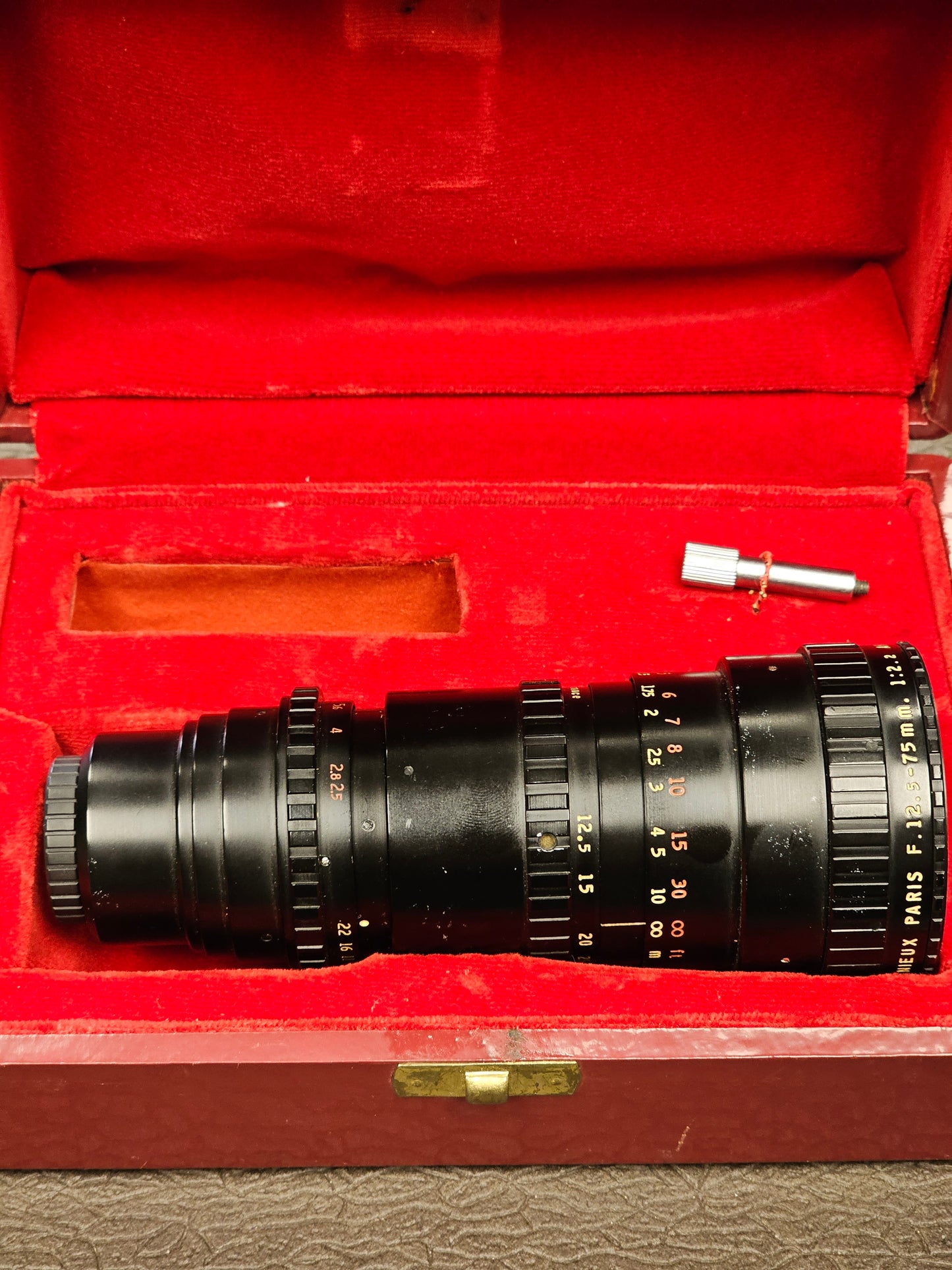 Angenieux 12.5-75mm f2.2/T2.5 C-Mount Zoom lens Type 6x12.5B S# 1161728