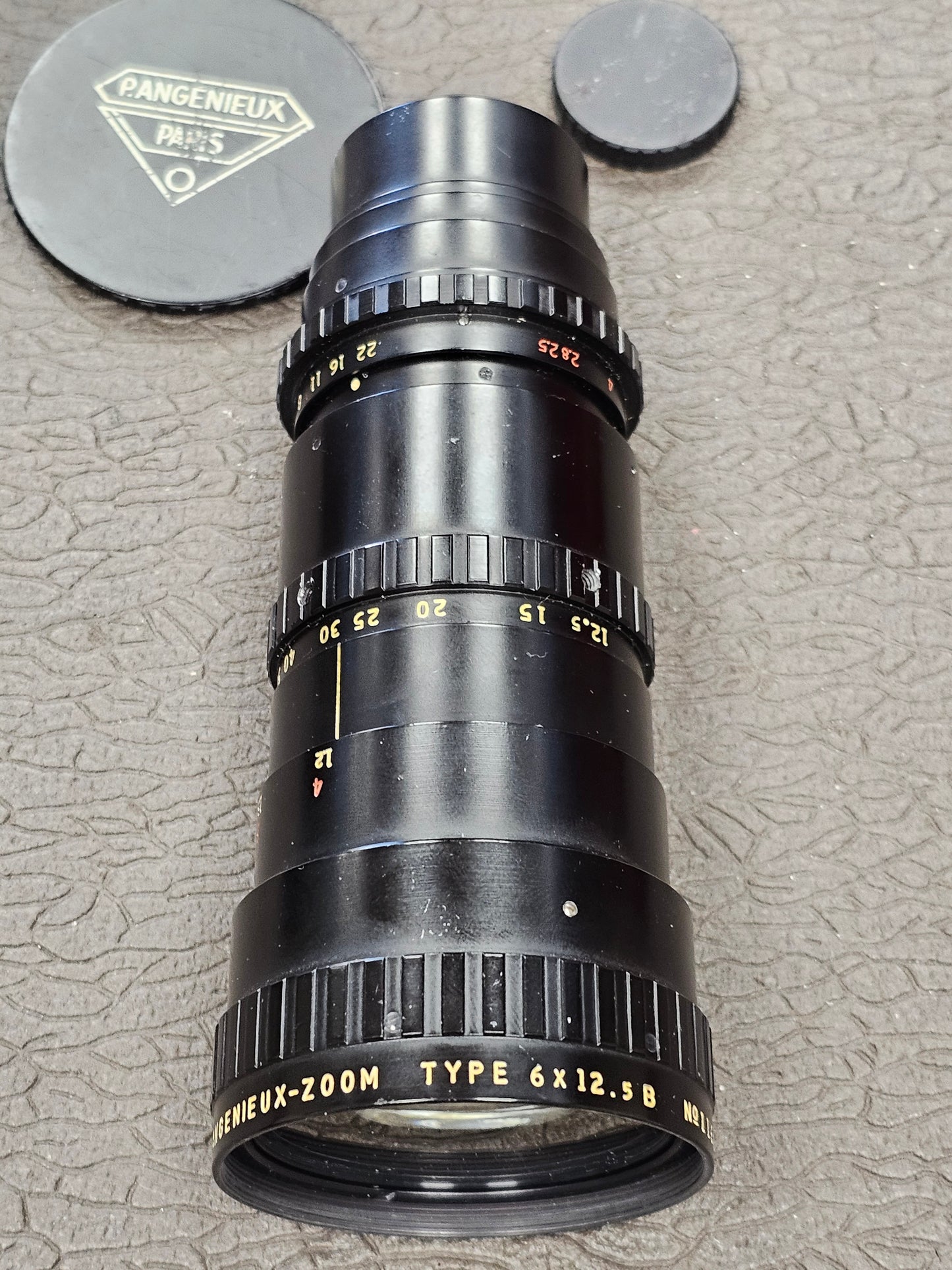 Angenieux 12.5-75mm f2.2/T2.5 C-Mount Zoom lens Type 6x12.5B S# 1161728