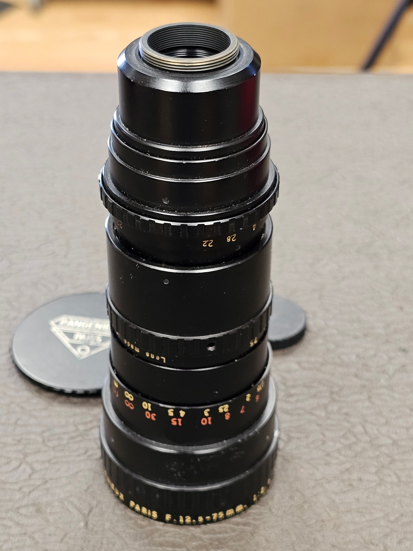 Angenieux 12.5-75mm f2.2/T2.5 C-Mount Zoom lens Type 6x12.5B S# 1161728