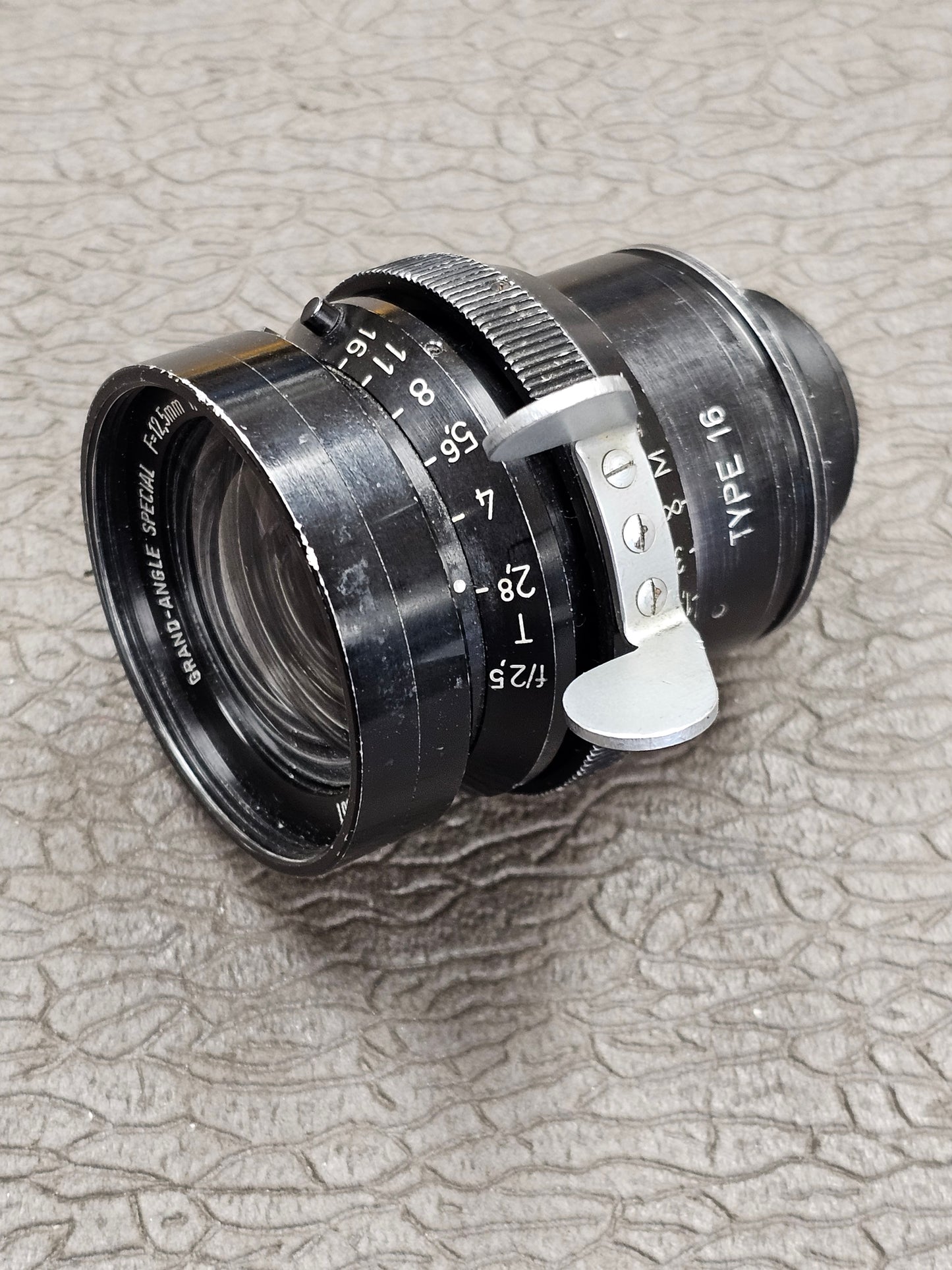 Kinoptik Paris 12.5mm f/2.5/T2.8 Grand-Angle Special Arri Standard Mount S# 34681