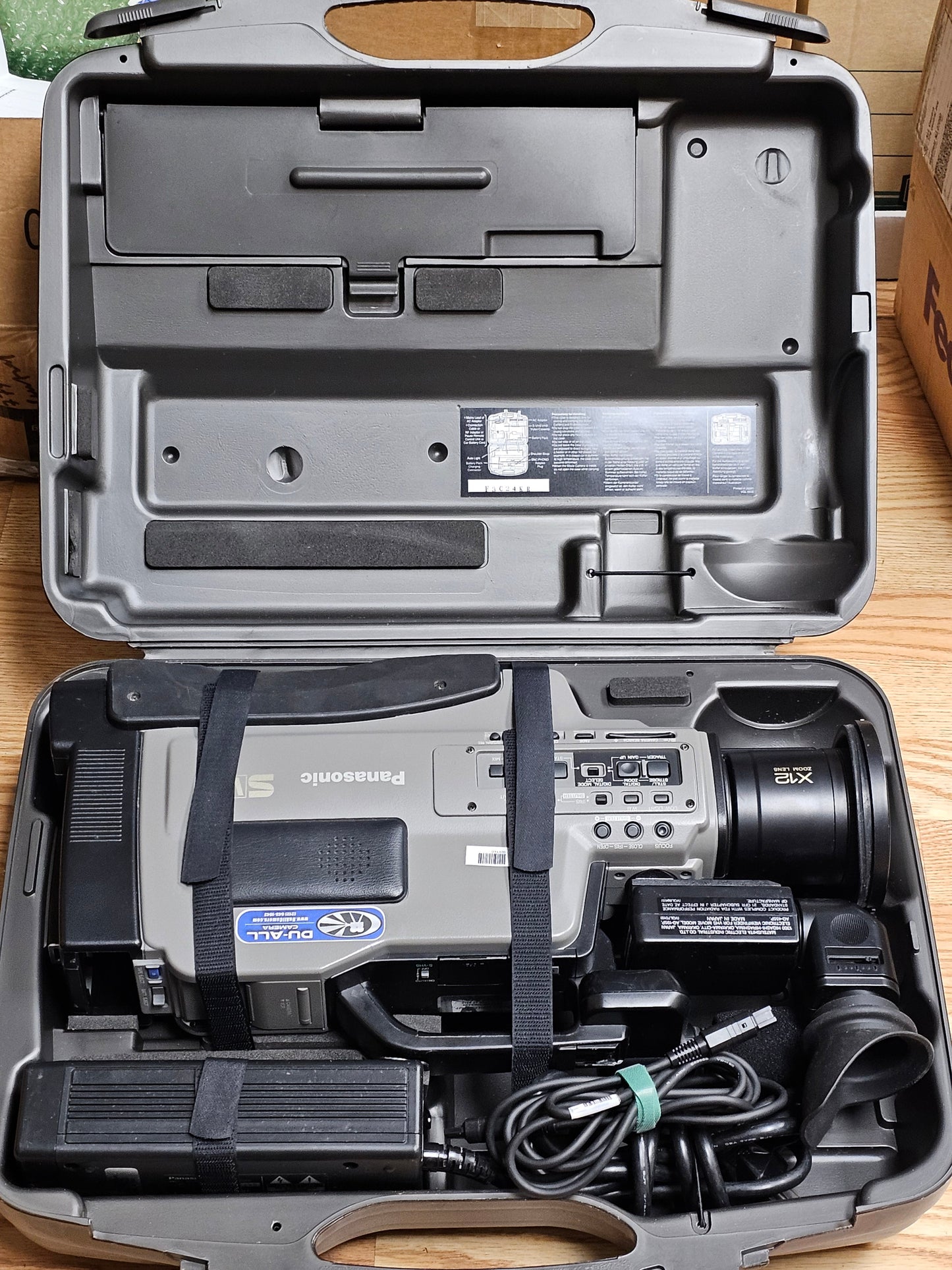 Panasonic AG-455P Reporter S-VHS Analog Camcorder S# K3HB00822