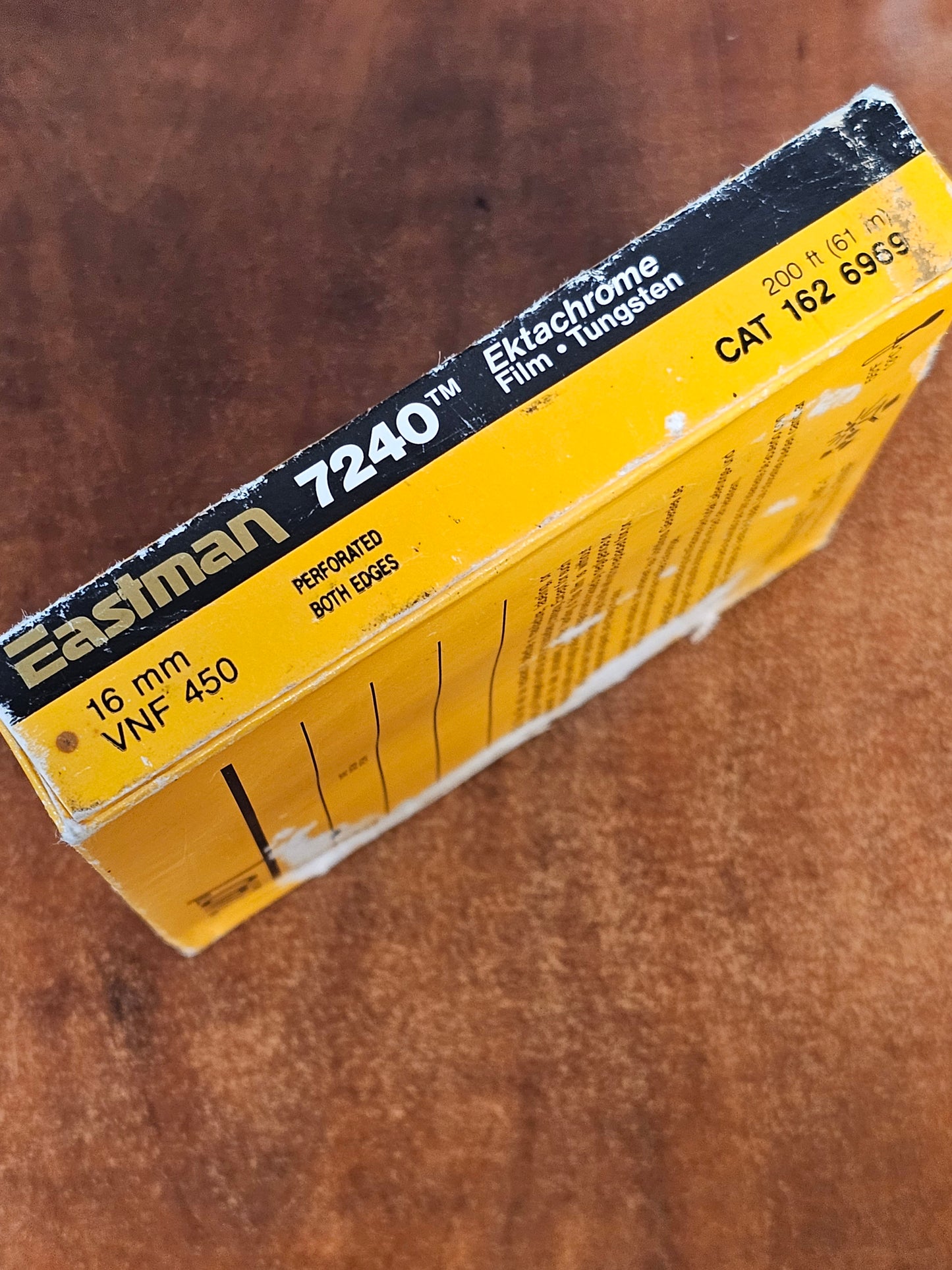 KODAK 7240 Ektachrome 16mm 200' Color Negative Film ( Expired Stock )