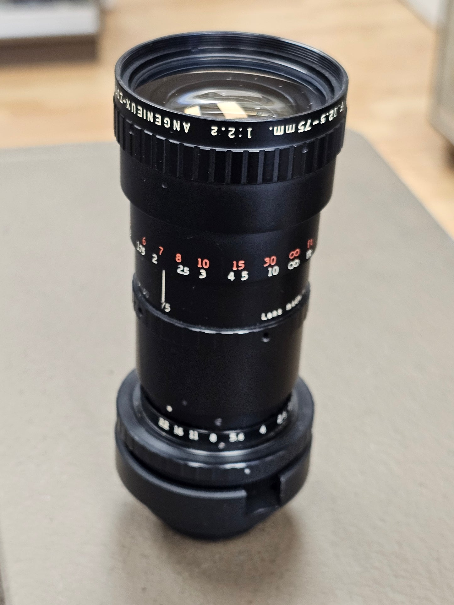 Angenieux 12.5-75mm T2.5 C-Mount Zoom lens Type 6x12.5B S# 1194005