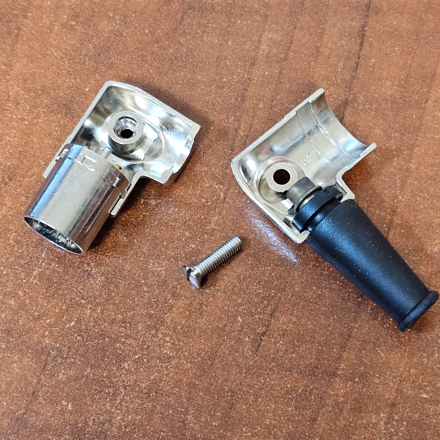 PrehKeyTec 3-pin DIN Right Angle Male connector