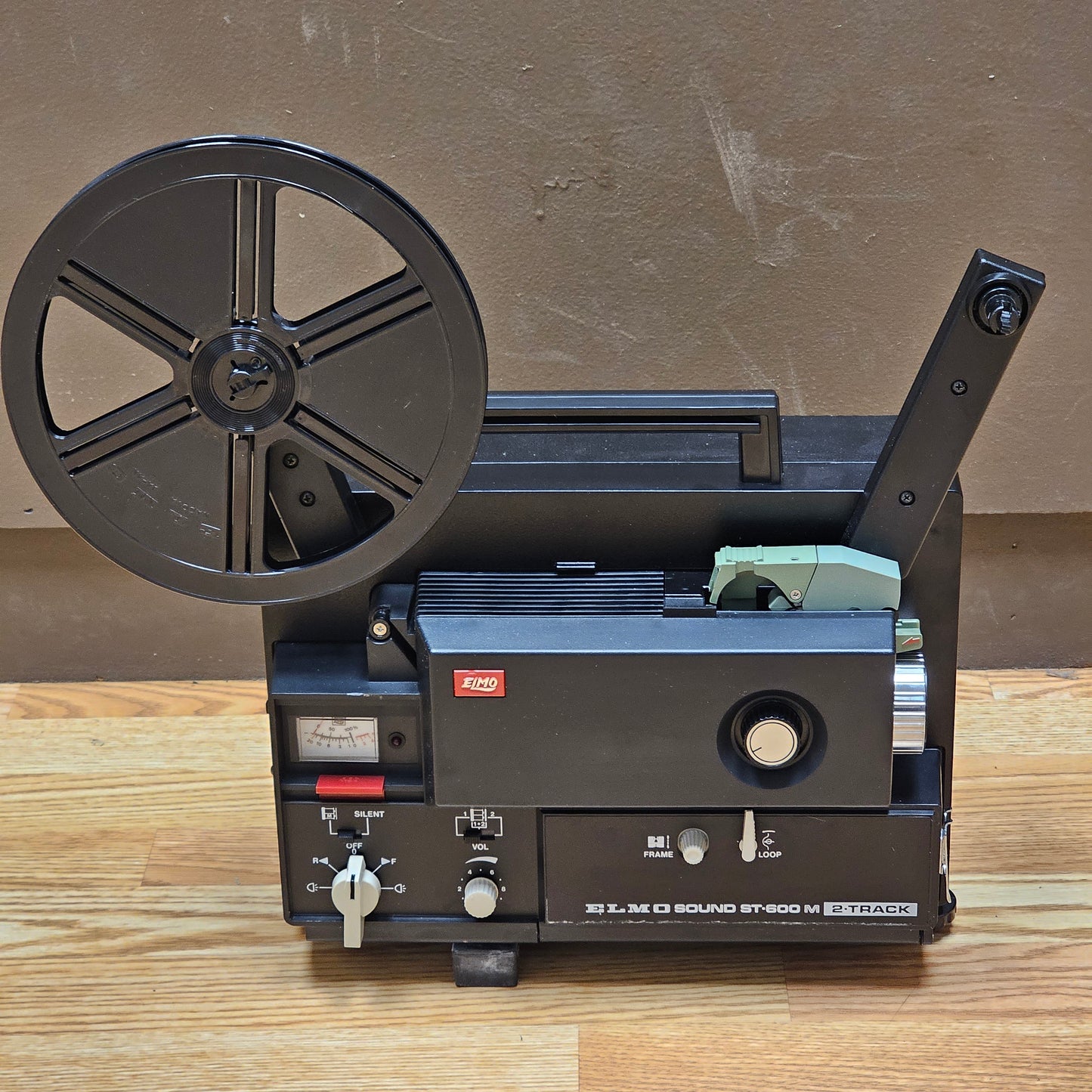 Elmo ST-600 M Super 8mm Sound Projector S# 412214