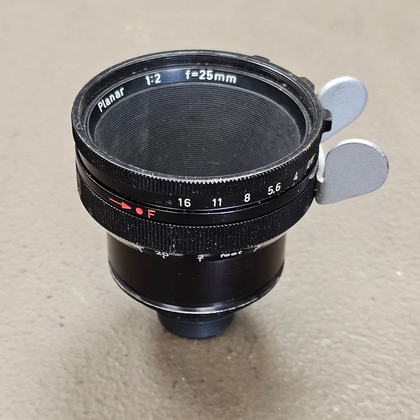 Carl Zeiss Planar 25mm T2.2 Arri Standard Mount Lens S# 2696260