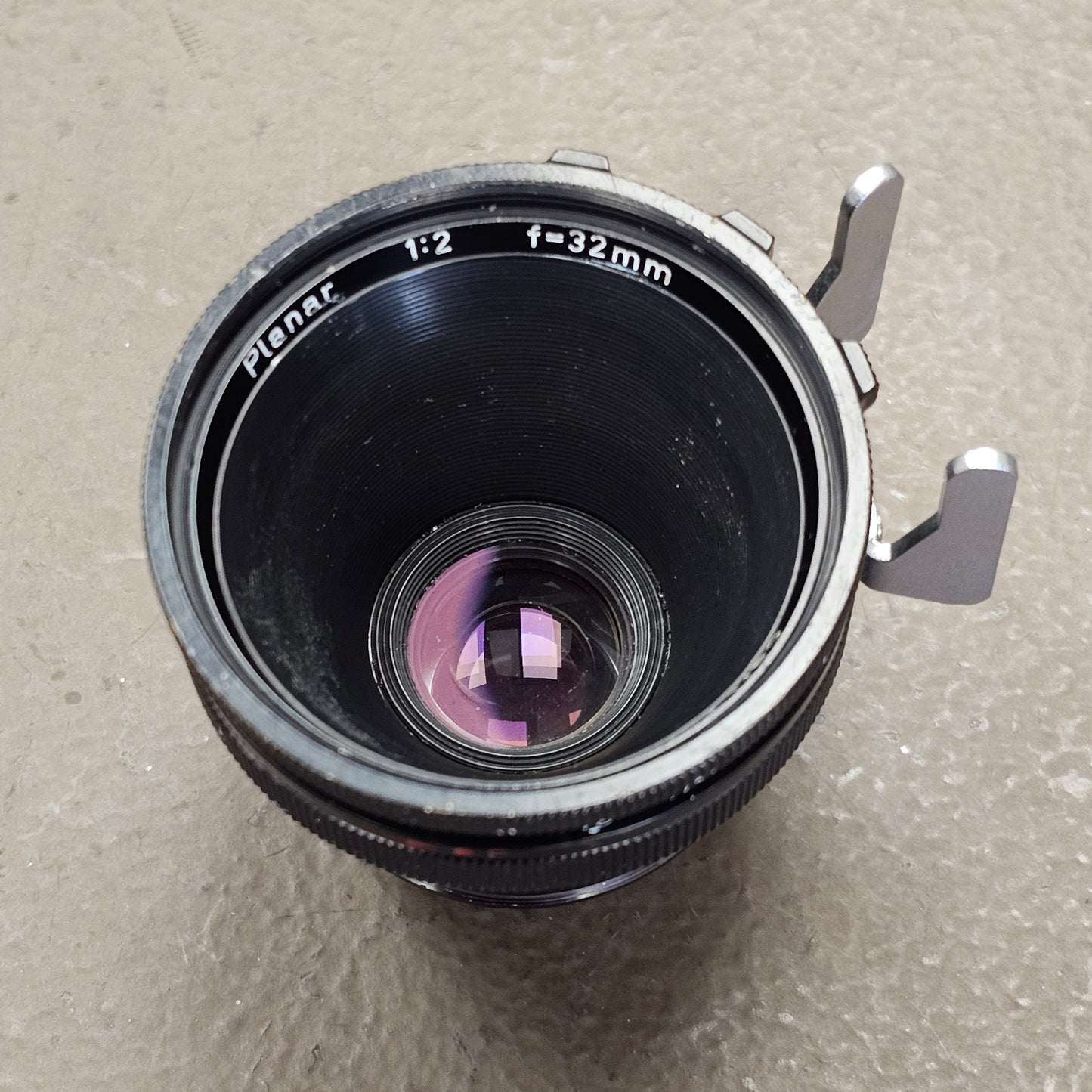 Carl Zeiss Planar 32mm T2.2 Arri Standard Mount Lens S# 3767232