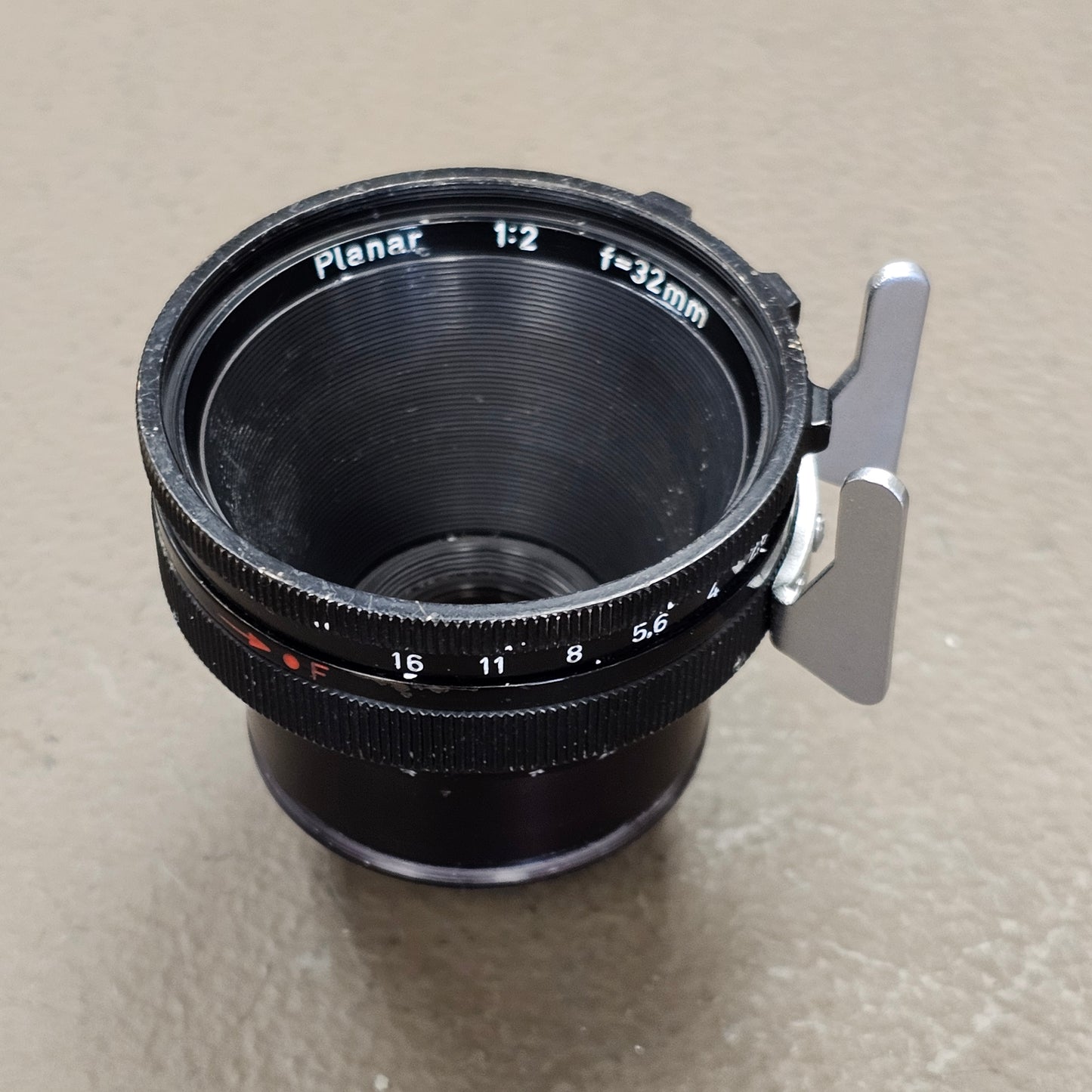 Carl Zeiss Planar 32mm T2.2 Arri Standard Mount Lens S# 3767232