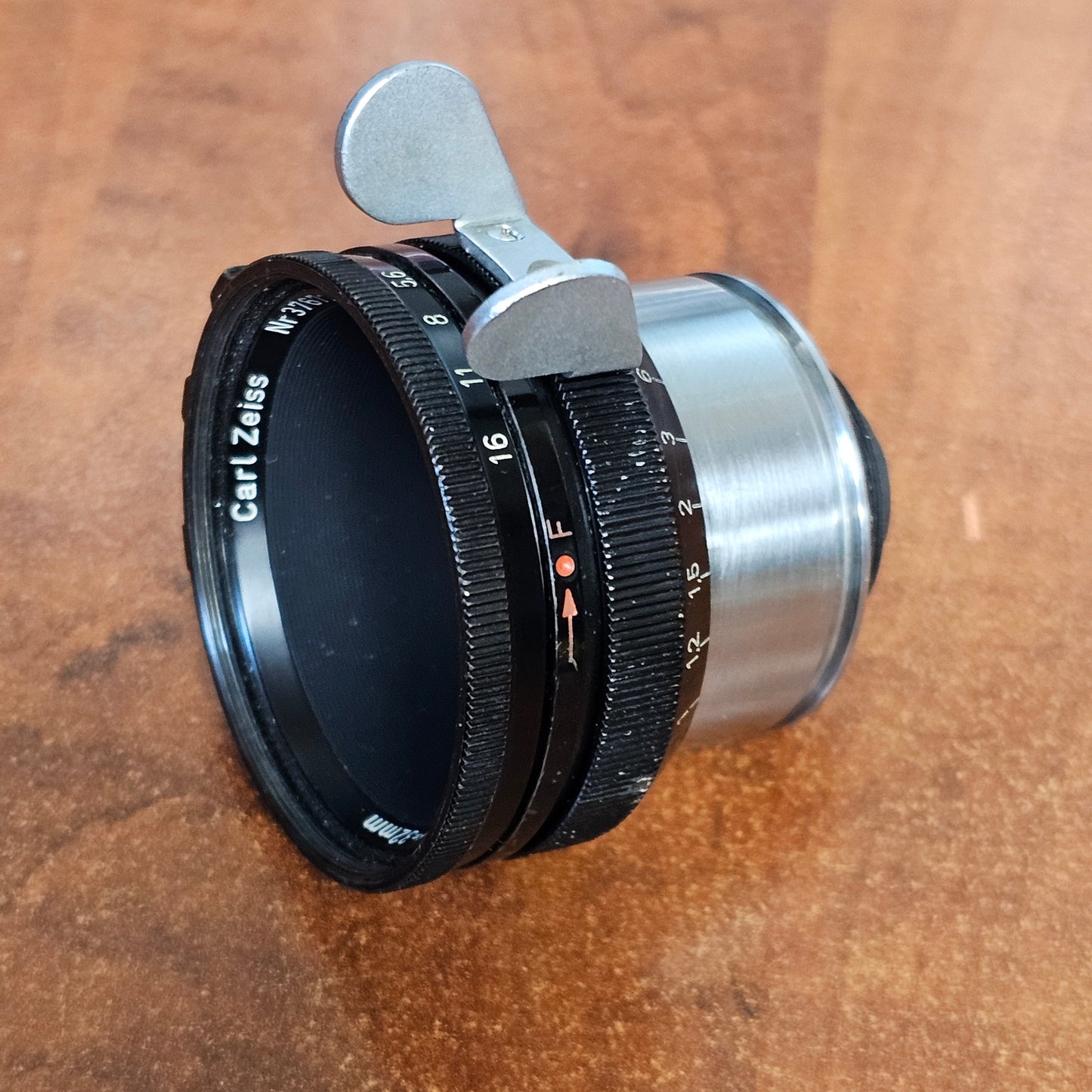 Carl Zeiss Planar 32mm T2.2 Arri Standard Mount Lens S# 3767295