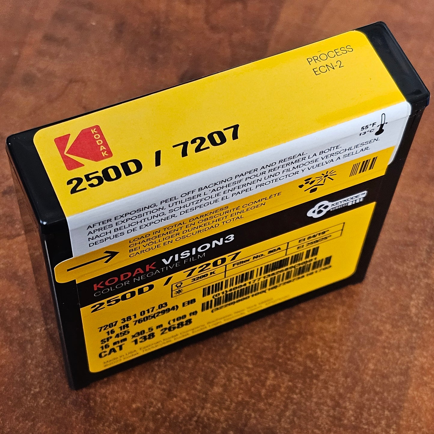 KODAK 16mm 100' VISION3 250D Color Negative Film 7207