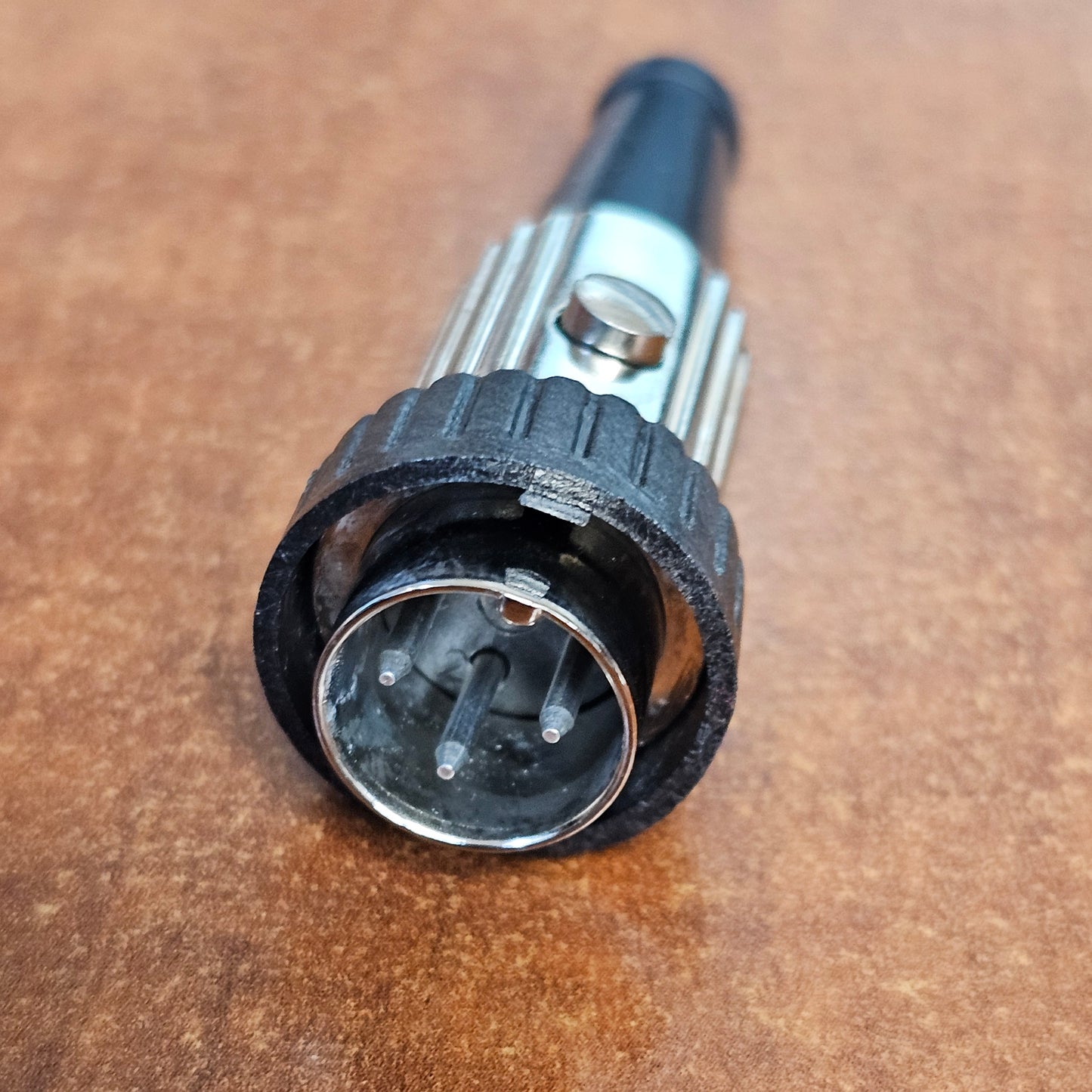 3-pin DIN Male connector