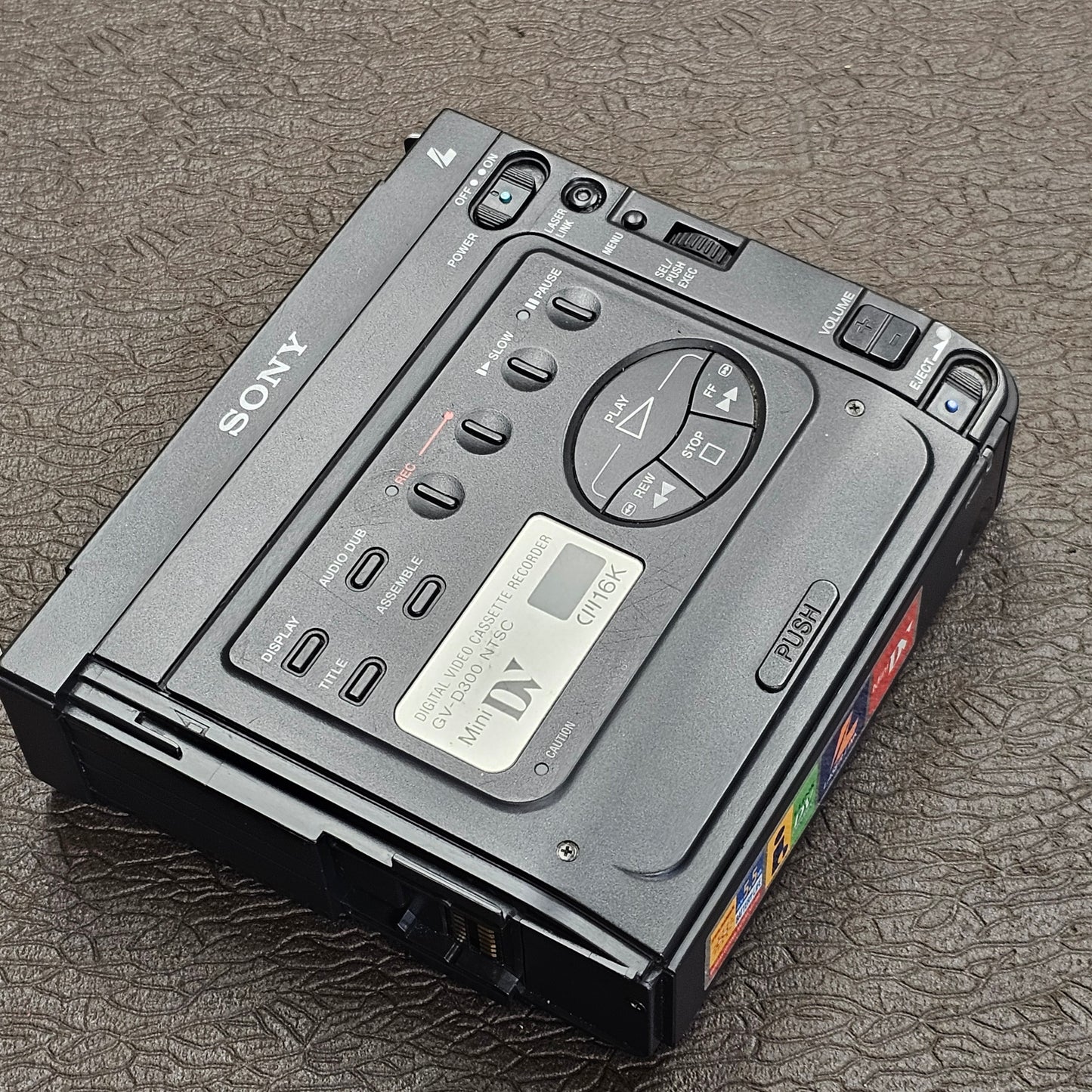 Sony GV-D300 Mini DV Digital Video Cassette Recorder / Player ( NTSC ) S# 17376 with AC-V700 Adaptor/Charger