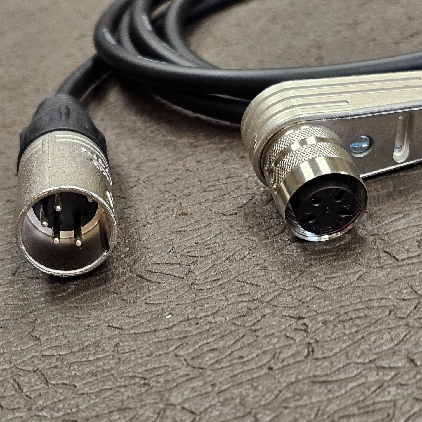 Bolex EL Power cable 4-Pin Female Tuchel (Amphenol) Right Angle Style Connector - 4-Pin XLR Male