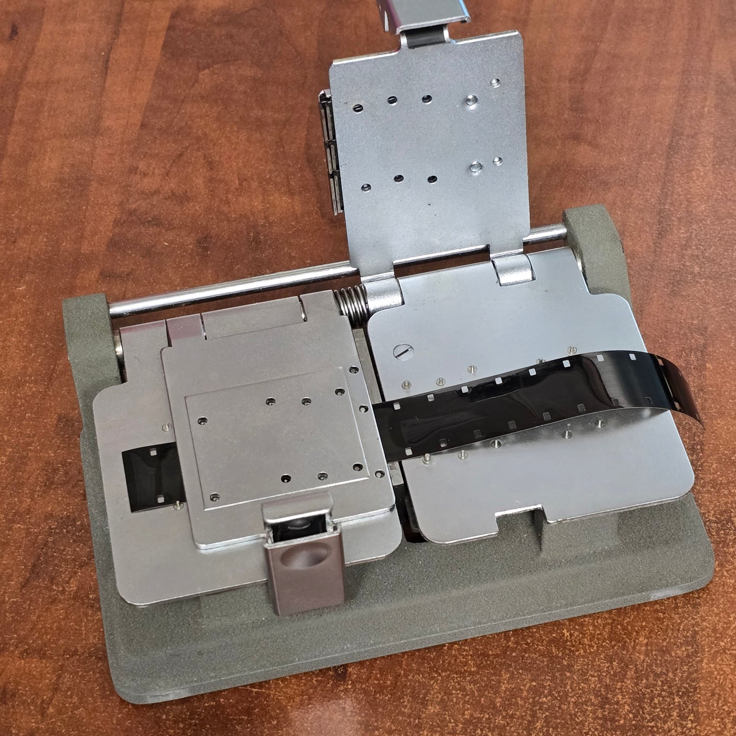 BOLEX PAILLARD TRIFILM 8MM, 9.5MM & 16MM HEAVY METAL FILM SPLICER