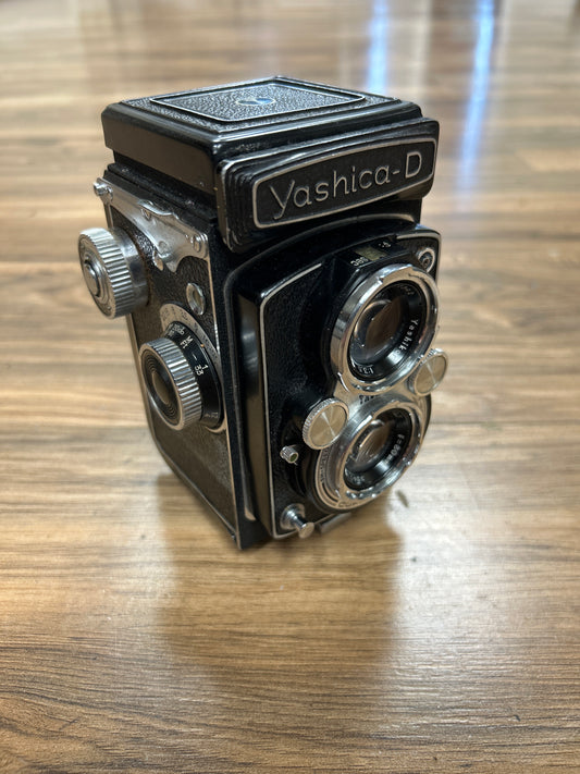 Yashica-D 6x6 TLR Medium Format Camera S#5051830