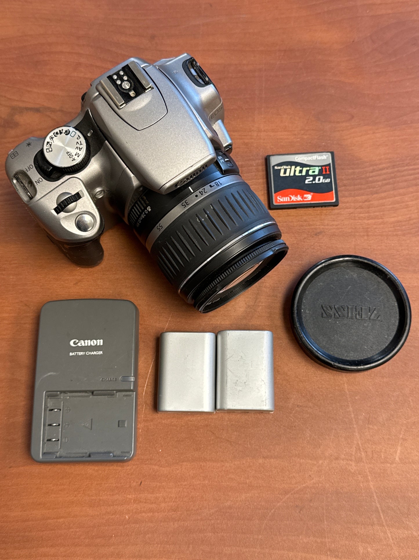 Canon Digital Rebel XT Camera Kit S# 0920627201 with 18-55mm Zoom Lens