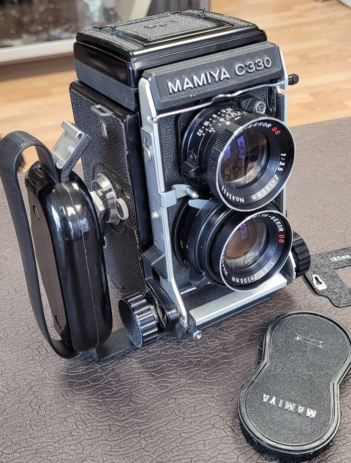 MAMIYA C330 Professional with MAMIYA-SEKOR DS F/3.5 105mm S# 43433 and 43966, MAMIYA-SEKOR F/3.5 65mm S# 5790412, TIFFEN 49mm F/4.5 S# 92682 and 95114